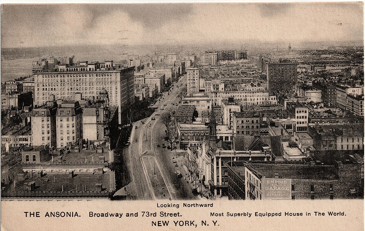 The Ansonia looking north along Broadway in 1911.