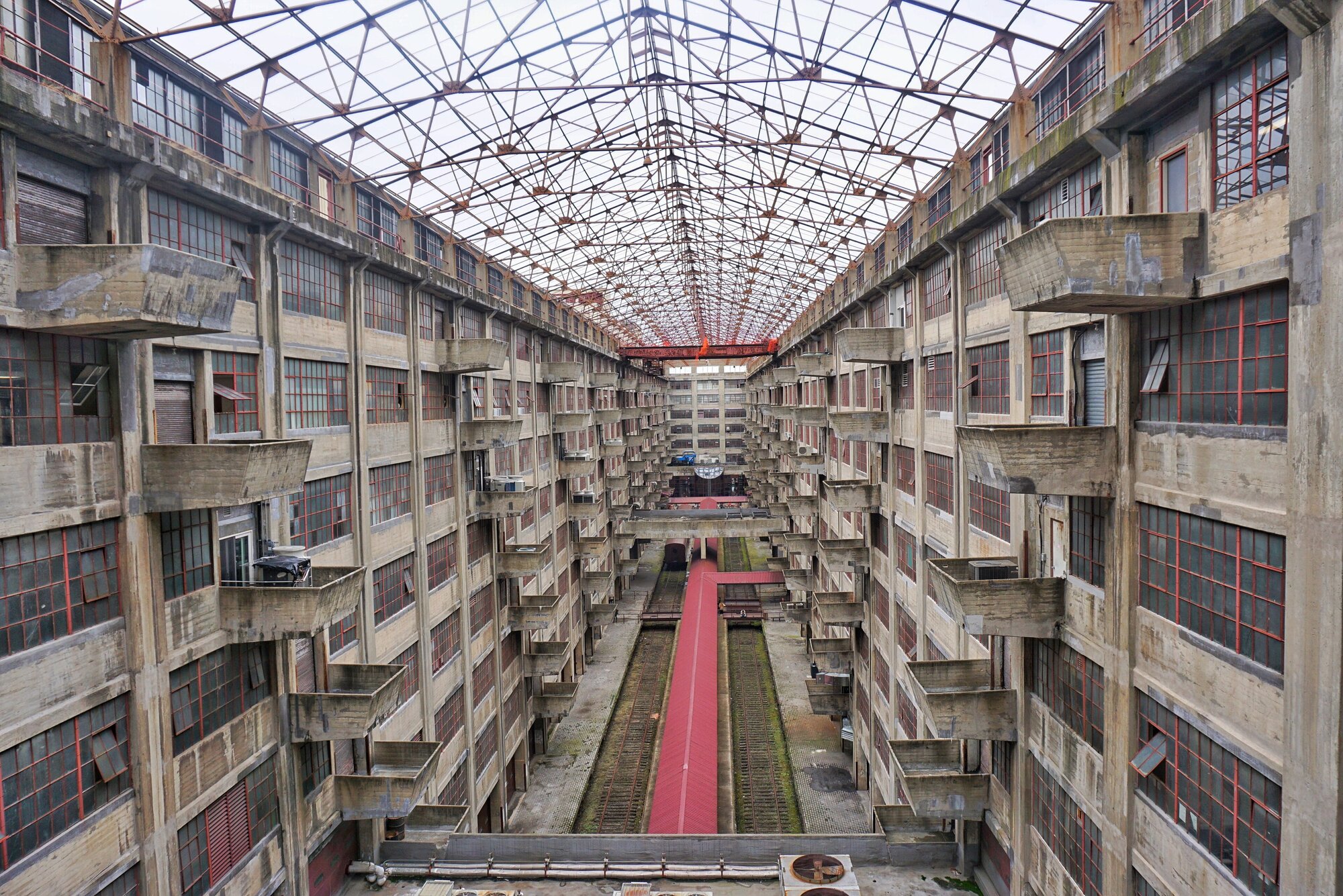 The central atrium of Building B at Brooklyn Army Terminal in 2018.
