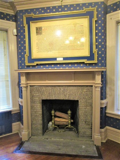 A fireplace inside Fraunces Tavern